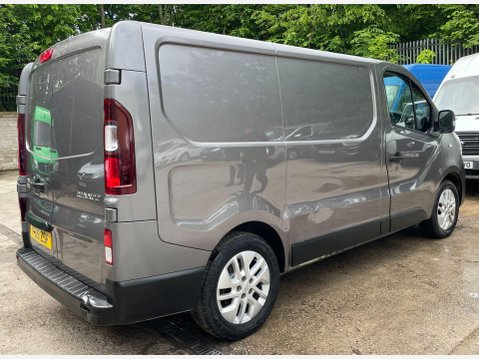 Renault Trafic 1.6 dCi ENERGY 27 Sport Nav Panel Van 5dr Diesel Manual SWB Standard Roof E 9