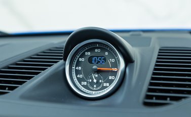 Porsche 911 Carrera 4 GTS (991.2) British Legends Edition 21