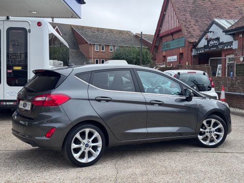 Ford Fiesta TITANIUM X 2