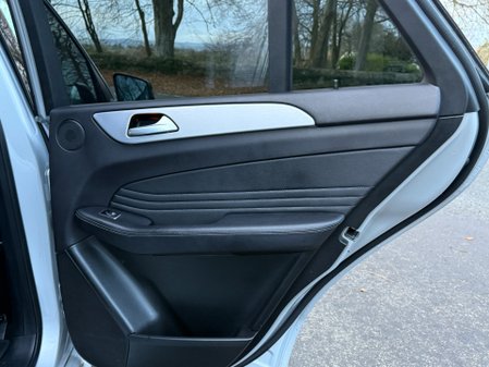 Mercedes-Benz GLE GLE 250 D 4MATIC AMG LINE 37