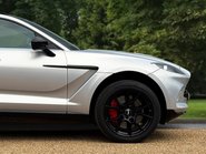 Aston Martin DBX V8 13