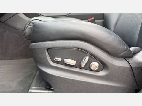 Porsche Cayenne 3.0 Cayenne V6 E-Hybrid Auto 4WD 5dr 37