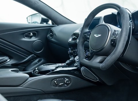 Aston Martin Vantage 10