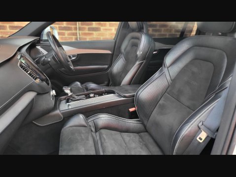 Volvo XC90 D5 POWERPULSE R-DESIGN PRO AWD 36