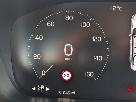 Volvo S90 D4 R-DESIGN 33