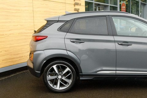 Hyundai KONA PREMIUM SE 7