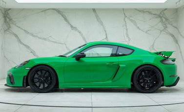Porsche Cayman GT4 (718) 5