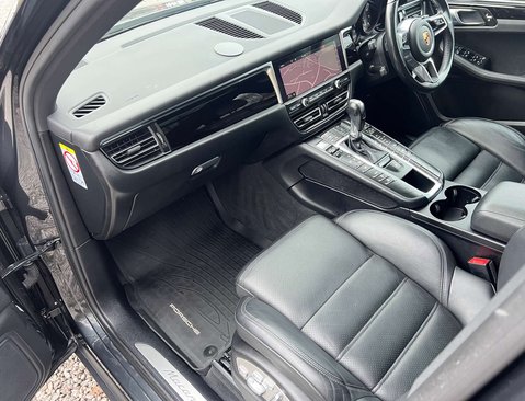 Porsche Macan 3.0 Macan S Semi-Auto 4WD 5dr 39