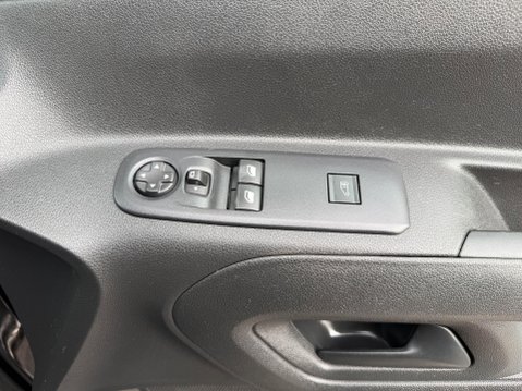Peugeot Partner BLUEHDI PROFESSIONAL PREMIUM PLUS L1 27