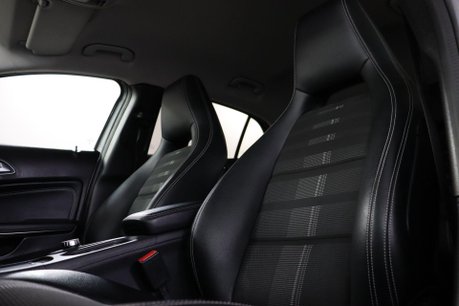 Mercedes-Benz GLA GLA 180 URBAN EDITION 34