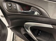 Vauxhall Insignia 2.0 CDTi ecoFLEX Design Euro 5 (s/s) 5dr 21