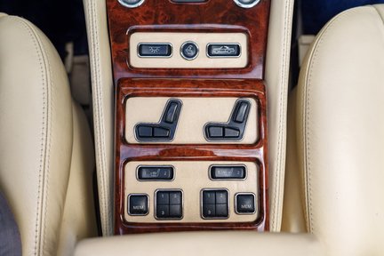 Rolls-Royce Corniche V Convertible 22