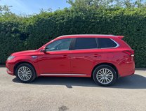 Mitsubishi Outlander (Sold) 2.4h TwinMotor 13.8kWh 4h SUV 5dr Petrol Plug-in Hybrid CVT 4WD Euro 31