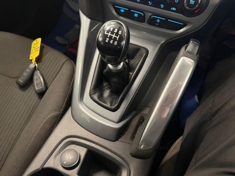 Ford Focus 1.6 TDCi Titanium Euro 5 (s/s) 5dr 11