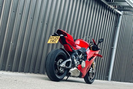 Ducati Panigale V4 1.1 Panigale V4 S 32