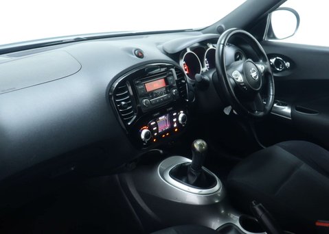 Nissan Juke 1.6 Acenta SUV 5dr Petrol Manual Euro 5 (s/s) (117 ps) 38