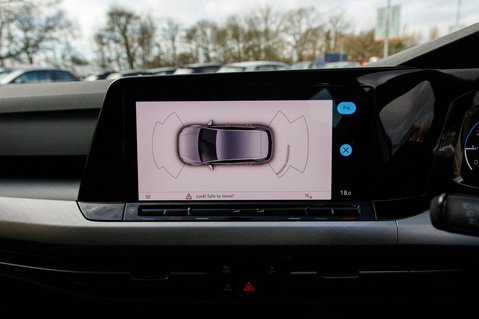 Volkswagen Golf LIFE TSI 23