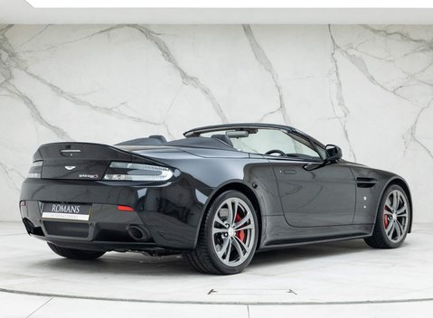 Aston Martin V12 Vantage S Roadster 3