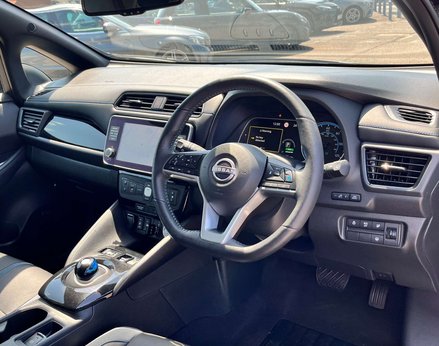 Nissan LEAF Leaf Tekna Electric 110Kw 39kWh (AUTOMATIC) 5dr 18