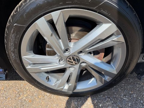 Volkswagen Golf R-LINE ETSI DSG 47