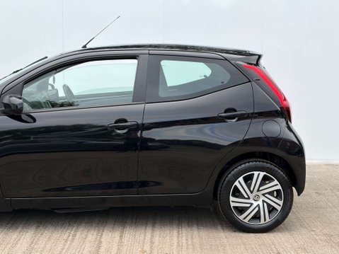 Toyota Aygo 1.0 Aygo X-Play TSS VVT-i 5dr 40