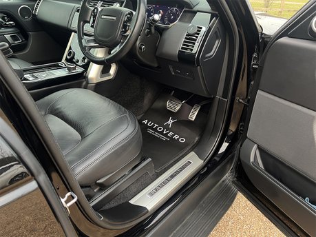 Land Rover Range Rover WESTMINSTER BLACK MHEV 43