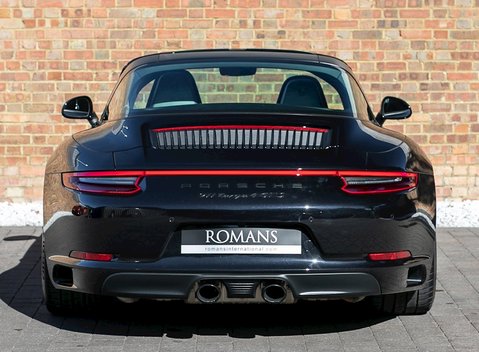 Porsche 911 (991.2) Targa 4 GTS 5