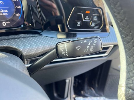 Volkswagen Golf 2.0 Golf R-Line TDI Semi-Auto 5dr 26