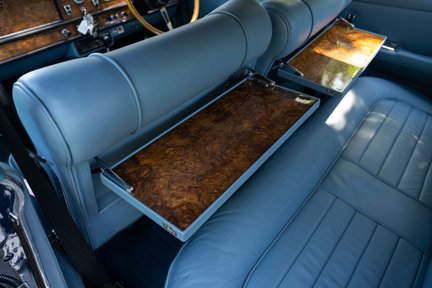 Aston Martin Lagonda Rapide Sports Saloon Manual 30