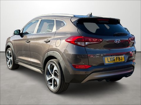 Hyundai TUCSON 2.0 CRDi Premium 5dr AWD Auto 3