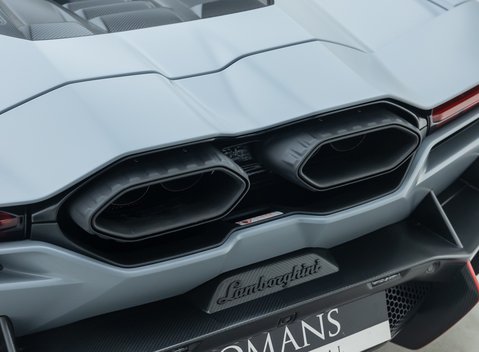 Lamborghini Revuelto 44