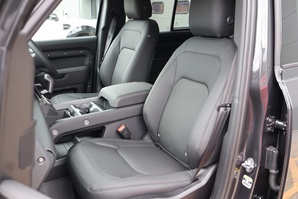 Land Rover Defender 110 D250 HARD TOP X-DYNAMIC  REAR SEAT CONVERSION SEEKER STYLED  17