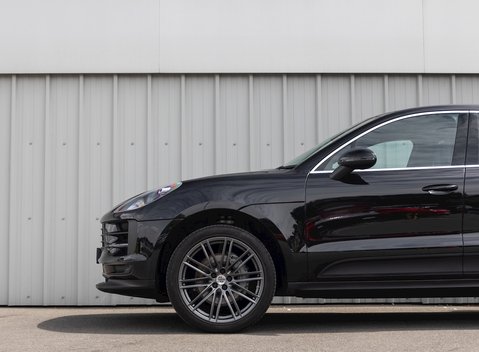 Porsche Macan S 26