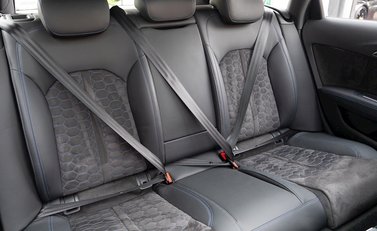 Audi RS6 Avant Performance 13