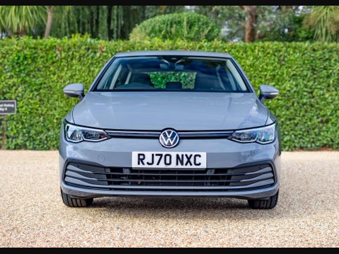 Volkswagen Golf 1.5 Golf Life eTSI Semi-Auto 5dr 9