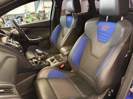 Ford Focus 2.0T EcoBoost ST-2 Euro 5 (s/s) 5dr 30