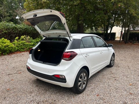 Hyundai i20 1.2 SE Launch Edition Euro 6 (s/s) 5dr 11