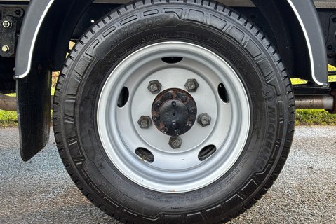 Isuzu Grafter N35.125T Dropside Truck 27