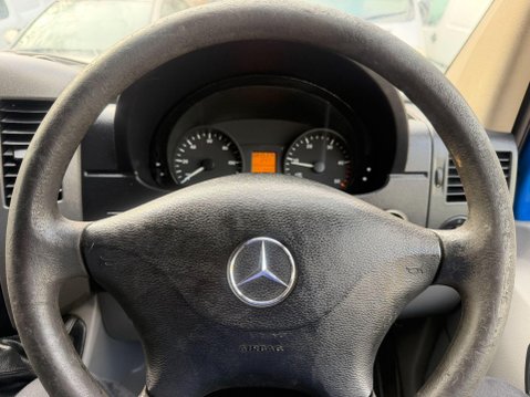 Mercedes-Benz Sprinter 2.1 211 CDi Panel Van 4dr Diesel Manual RWD L2 H3 (109 bhp) 28