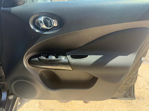 Nissan Juke 1.2 DIG-T N-Connecta SUV 5dr Petrol Manual Euro 6 16