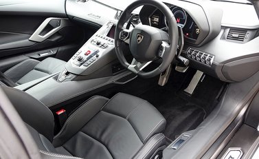 Lamborghini Aventador LP 700-4 17