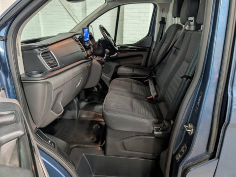 Ford Transit Custom 300 LIMITED P/V ECOBLUE L2H1 15