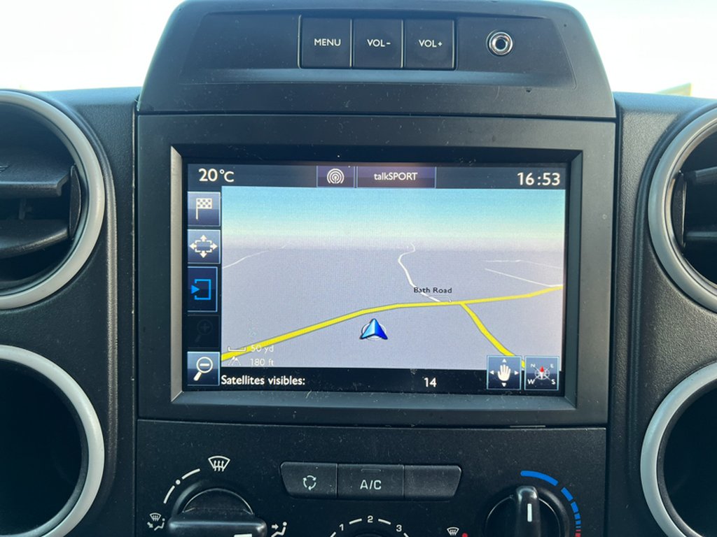 2018 Peugeot PartnerSWB L1H1 Low Roof Professional Air Con Nav Sensors EURO 6 NO VAT — thumbnail 36 of 51