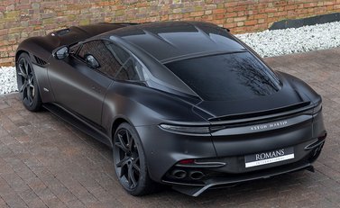 Aston Martin DBS Superleggera 9