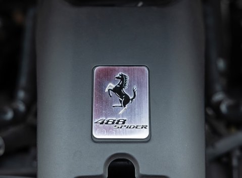 Ferrari 488 SPIDER 46