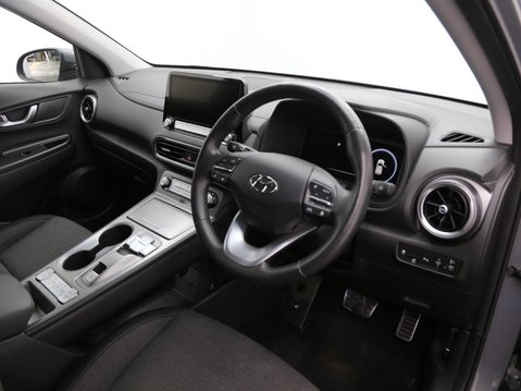 Hyundai KONA 39kWh Premium Auto 5dr (10.5kW Charger) 21