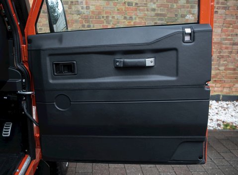 Land Rover Defender 90 Adventure 19