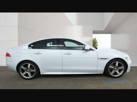 Jaguar XE 2.0 XE R-Sport D Auto 4dr 8