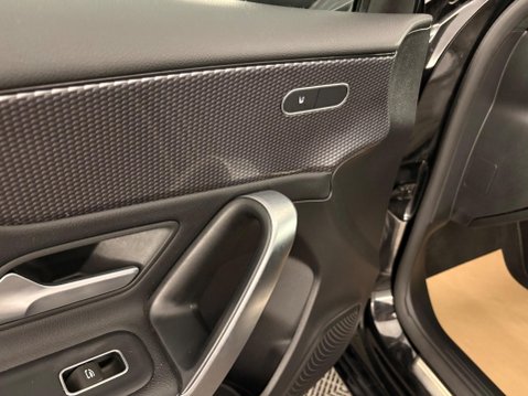 Mercedes-Benz A Class 1.3 A180 Sport Edition (Executive) 7G-DCT Euro 6 (s/s) 5dr 33