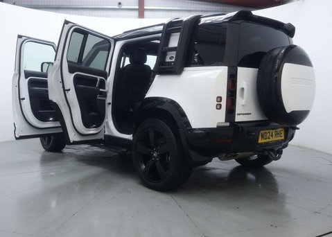 Land Rover Defender 3.0 Defender X-Dynamic HSE D MHEV A 4WD 5dr 80